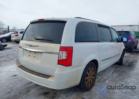 2015 Chrysler Town & Country Touring from USA, damaged, VIN 2C4RC1BG8FR699052